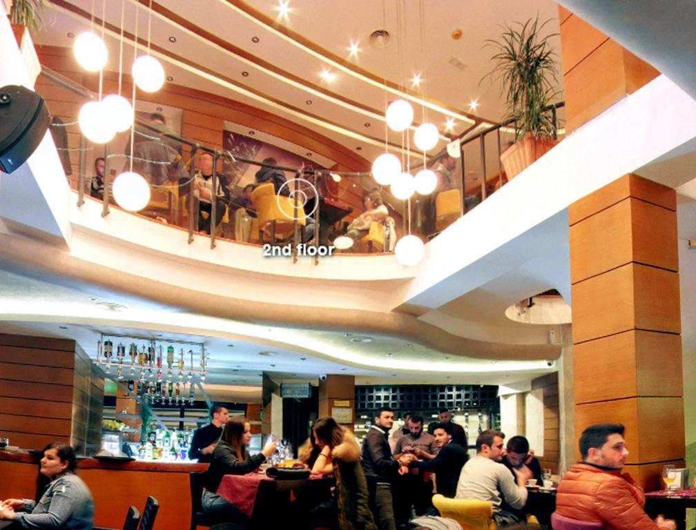 巡洋舰酒店 乌尔齐尼 外观 照片